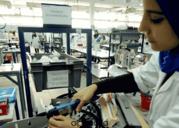 Opératrices de cartes électroniques